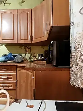 Laura Kiss online show from February 12, 2026, 4:07 pm