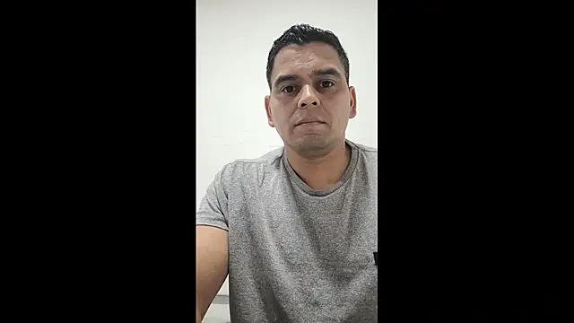 leandroc04 online show from November 5, 2025, 7:28 pm