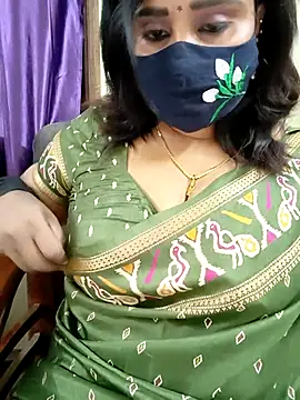 Queenflowerr online show from March 27, 2026, 6:31 pm