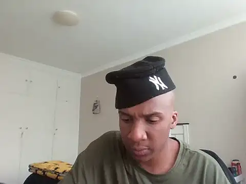 Snapshot of sydmanyoba chatting on October 26, 2025, 3:45 pm sydmanyoba online show from October 26, 2025, 3:45 pm