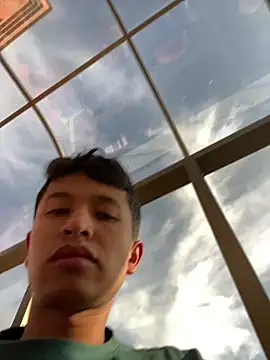 Snapshot of sebaxx8_ chatting on February 25, 2025, 9:37 pm sebaxx8 online show from February 25, 2025, 9:37 pm