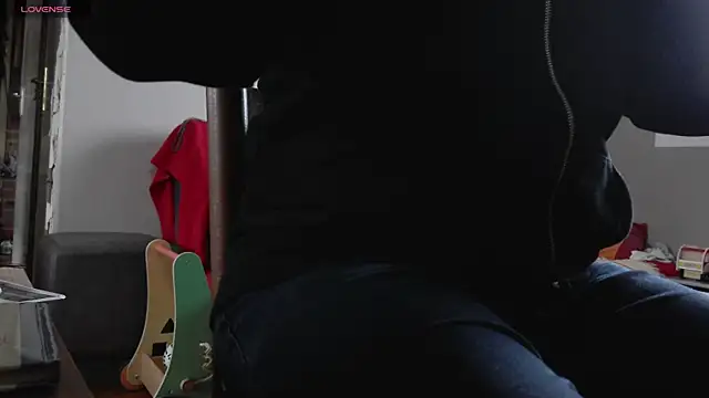 Snapshot of IndienTiger chatting on December 19, 2025, 8:17 am IndienTiger online show from December 19, 2025, 8:17 am