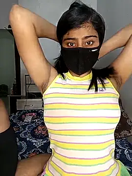 Snapshot of Love-N chatting on December 19, 2025, 10:12 pm Love-N online show from December 19, 2025, 10:12 pm