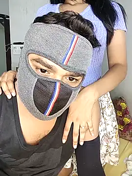 Snapshot of Love-N chatting on December 20, 2025, 10:23 pm Love-N online show from December 20, 2025, 10:23 pm