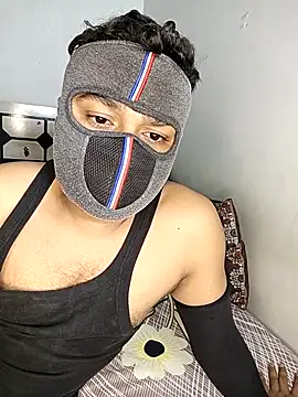 Snapshot of Love-N chatting on November 21, 2025, 12:31 am Love-N online show from November 21, 2025, 12:31 am