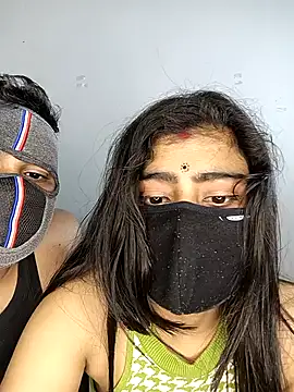 Snapshot of Love-N chatting on December 13, 2025, 8:04 pm Love-N online show from December 13, 2025, 8:04 pm