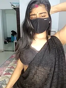 Snapshot of Love-N chatting on October 6, 2025, 7:14 pm Love-N online show from October 6, 2025, 7:14 pm