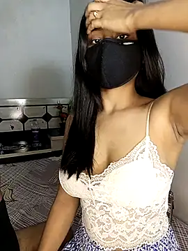 Snapshot of Love-N chatting on November 21, 2025, 3:55 pm Love-N online show from November 21, 2025, 3:55 pm