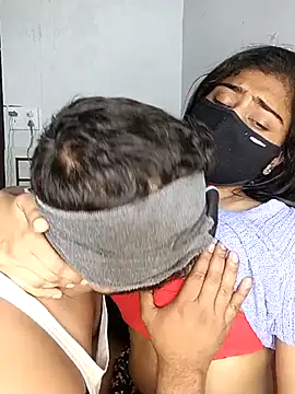 Snapshot of Love-N chatting on January 18, 2026, 4:32 pm Love-N online show from January 18, 2026, 4:32 pm