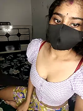 Snapshot of Love-N chatting on May 3, 2026, 3:26 pm Love-N online show from May 3, 2026, 3:26 pm
