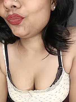 Love-N online show from July 12, 2026, 5:58 pm
