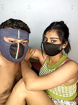 Snapshot of Love-N chatting on March 27, 2026, 9:32 am Love-N online show from March 27, 2026, 9:32 am