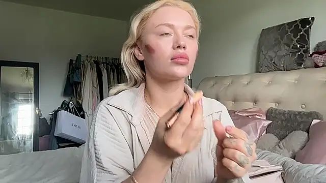 Snapshot of blissdimicco chatting on June 2, 2026, 10:48 am blissdimicco online show from June 2, 2026, 10:48 am