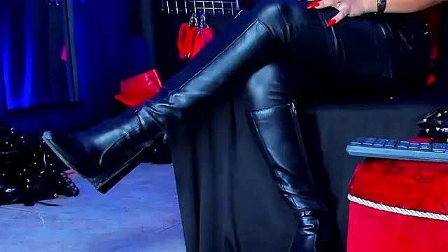 KaramStone online show from January 13, 2026, 5:06 pm