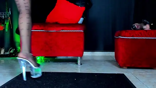 KaramStone online show from December 18, 2025, 8:45 pm