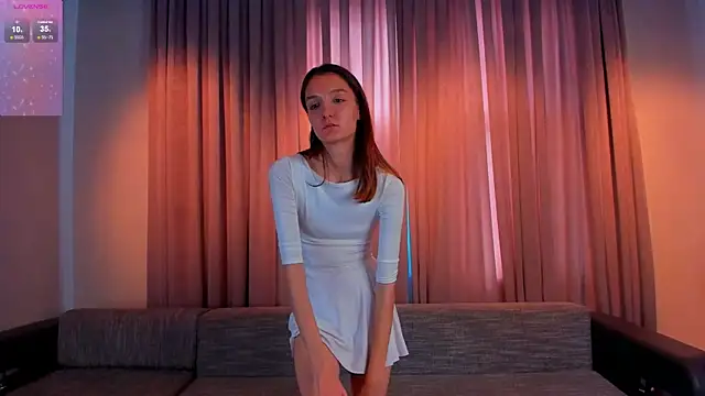 AmityCritchlow online show from February 14, 2025, 12:03 pm