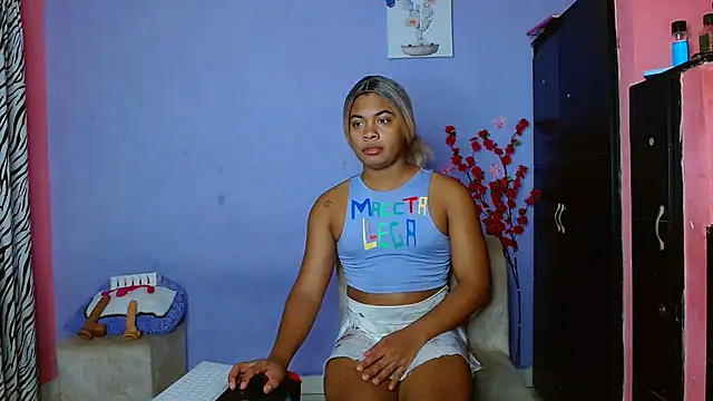 Snapshot of electrabrowns chatting on October 3, 2025, 1:09 am electrabrowns online show from October 3, 2025, 1:09 am