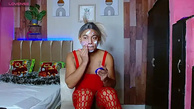 Snapshot of electrabrowns chatting on December 18, 2025, 6:51 am electrabrowns online show from December 18, 2025, 6:51 am