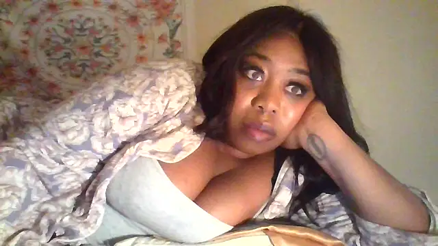 Snapshot of angeliquebelcali chatting on November 10, 2025, 7:13 am angeliquebelcali online show from November 10, 2025, 7:13 am