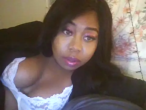 Snapshot of angeliquebelcali chatting on September 13, 2025, 6:35 am angeliquebelcali online show from September 13, 2025, 6:35 am