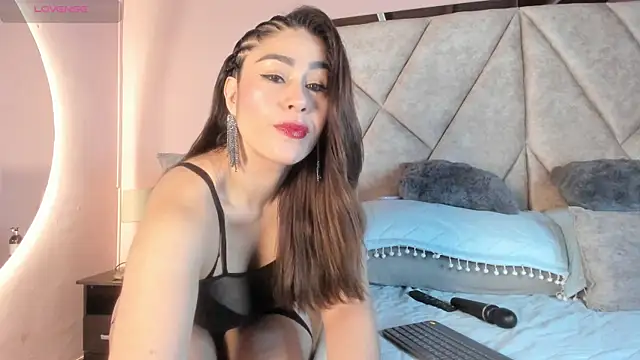 Snapshot of Mara_Torres1 chatting on April 23, 2026, 12:40 pm Mara Torres1 online show from April 23, 2026, 12:40 pm