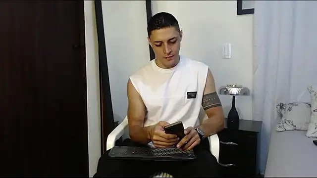 Snapshot of Frank_Millers chatting on February 4, 2026, 1:33 am Frank Millers online show from February 4, 2026, 1:33 am