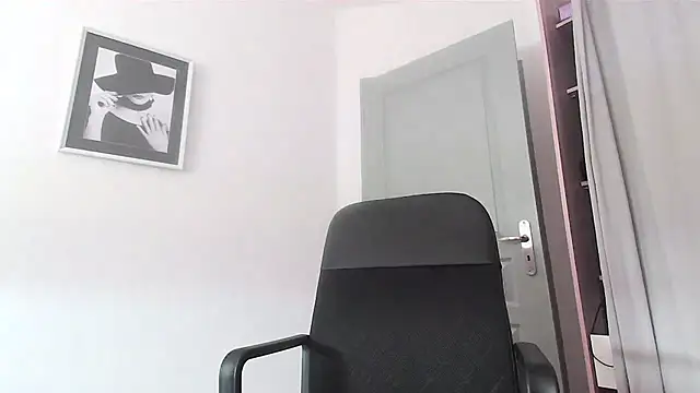 serena  vedette online show from October 5, 2025, 11:45 am