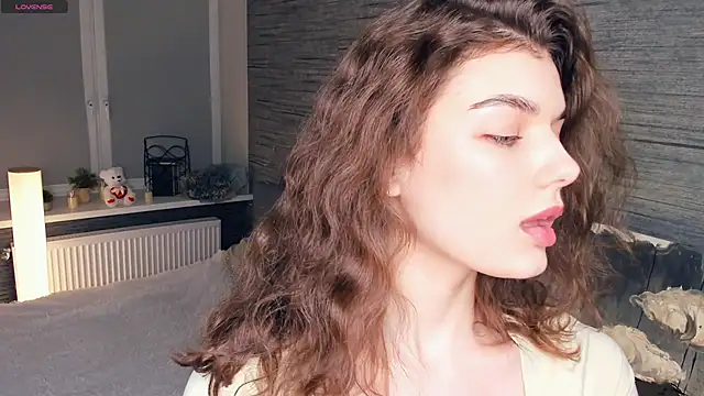 FloraDobb online show from March 9, 2025, 3:11 am