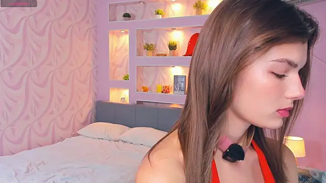 Snapshot of FloraDobb chatting on April 11, 2026, 6:43 am FloraDobb online show from April 11, 2026, 6:43 am