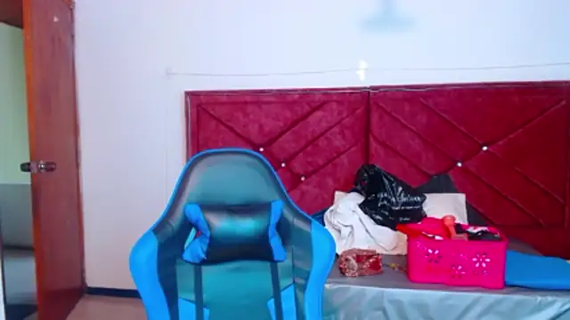 victoria adams07 online show from March 23, 2026, 8:08 pm