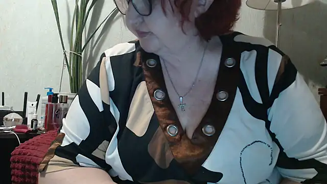 Snapshot of DeniseeRosea chatting on April 7, 2026, 5:59 pm DeniseeRosea online show from April 7, 2026, 5:59 pm
