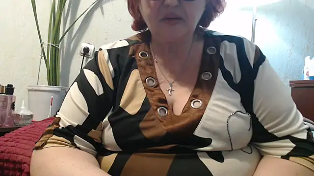 Snapshot of DeniseeRosea chatting on April 17, 2026, 4:43 pm DeniseeRosea online show from April 17, 2026, 4:43 pm