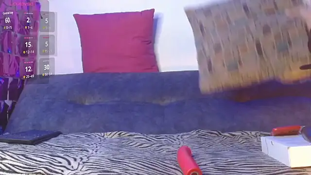 Snapshot of izan_20 chatting on October 2, 2025, 10:18 am izan 20 online show from October 2, 2025, 10:18 am