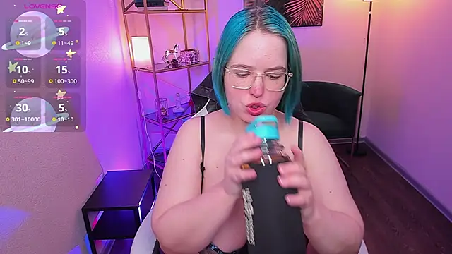 Manic pixie  online show from May 31, 2026, 3:29 pm