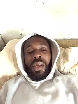 Snapshot of onewinnertee chatting on March 12, 2026, 10:41 am onewinnertee online show from March 12, 2026, 10:41 am