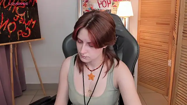 Snapshot of Jiffyyo chatting on February 4, 2025, 9:28 am Jiffyyo online show from February 4, 2025, 9:28 am