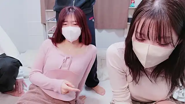 Snapshot of NA-KAREN-V8 chatting on December 21, 2025, 2:08 pm NA-KAREN-V8 online show from December 21, 2025, 2:08 pm