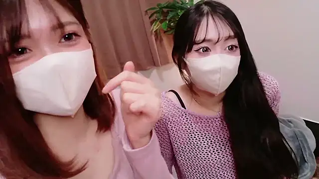 NA-KAREN-V8 online show from November 21, 2025, 1:21 pm