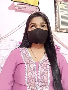 Snapshot of Simran-001 chatting on October 3, 2025, 7:10 am Simran-001 online show from October 3, 2025, 7:10 am