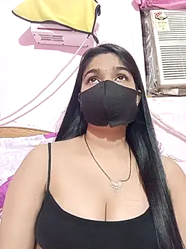 Snapshot of Simran-001 chatting on October 3, 2025, 7:15 pm Simran-001 online show from October 3, 2025, 7:15 pm