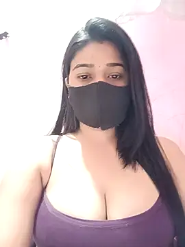 Snapshot of Simran-001 chatting on April 7, 2026, 11:45 am Simran-001 online show from April 7, 2026, 11:45 am