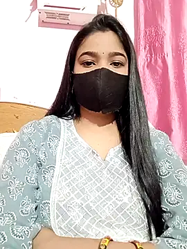 Snapshot of Simran-001 chatting on December 2, 2025, 11:34 am Simran-001 online show from December 2, 2025, 11:34 am