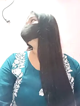 Snapshot of Simran-001 chatting on December 16, 2025, 1:15 pm Simran-001 online show from December 16, 2025, 1:15 pm