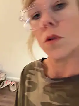 I am babydoll online show from November 8, 2025, 4:05 am