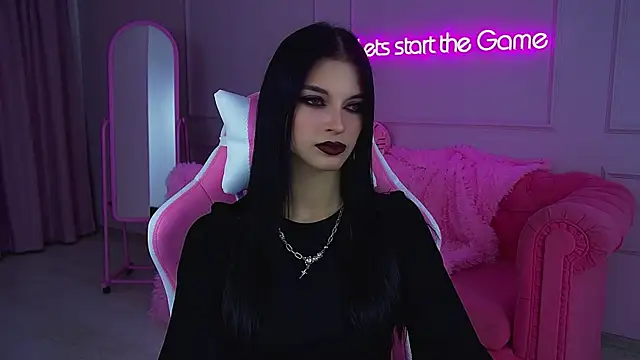 Snapshot of BeverlyMost chatting on November 12, 2025, 6:12 pm BeverlyMost online show from November 12, 2025, 6:12 pm