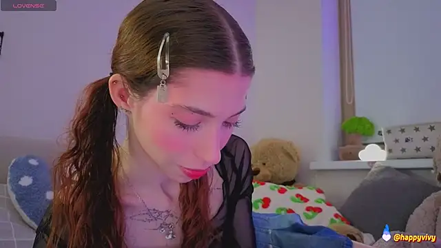 Snapshot of HappyVivy chatting on October 7, 2025, 11:06 pm HappyVivy online show from October 7, 2025, 11:06 pm