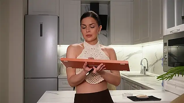 Sofa 01 online show from December 5, 2025, 2:37 pm