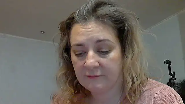 Snapshot of WriterInna44 chatting on February 28, 2025, 1:47 pm WriterInna44 online show from February 28, 2025, 1:47 pm