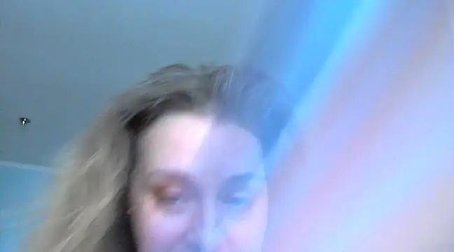 Snapshot of WriterInna44 chatting on March 11, 2025, 11:12 am WriterInna44 online show from March 11, 2025, 11:12 am