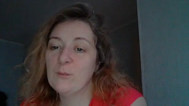 Snapshot of WriterInna44 chatting on February 2, 2025, 11:07 am WriterInna44 online show from February 2, 2025, 11:07 am